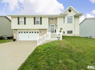 1617 Jadens Way, Washington, IL 61571