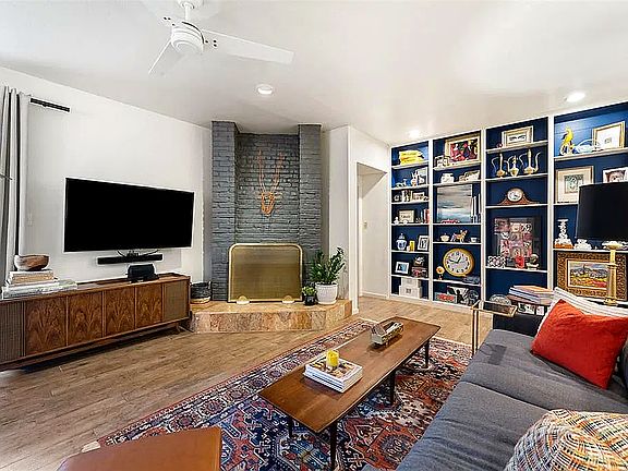 2nd image of 606 W Lynn St APT 14