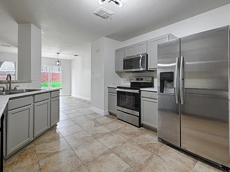 2629 Terrace Dr — Photo 5