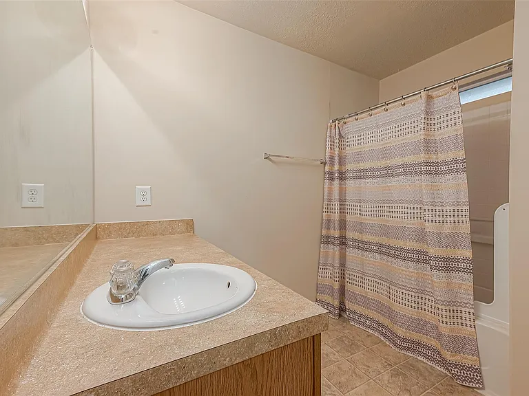 6352 Austinville Dr — Photo 28
