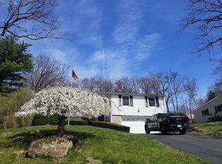 33 Briarwood Ln, Ludlow, MA 01056