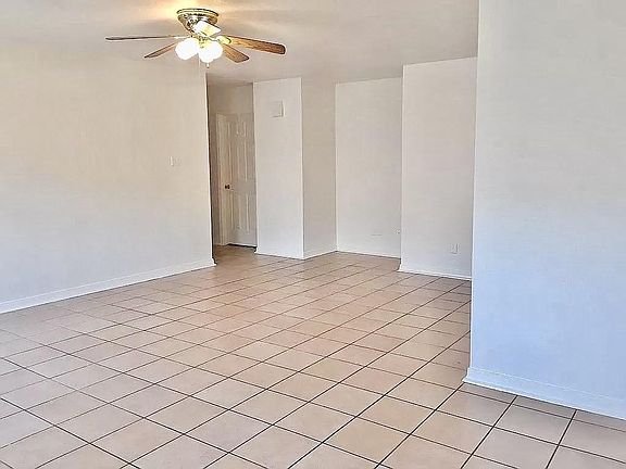 2nd image of 305 Texas St #B
