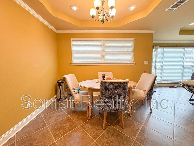4019 Hamburg St — Photo 6
