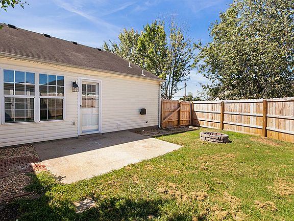 5th image of 337 Wesley Dr