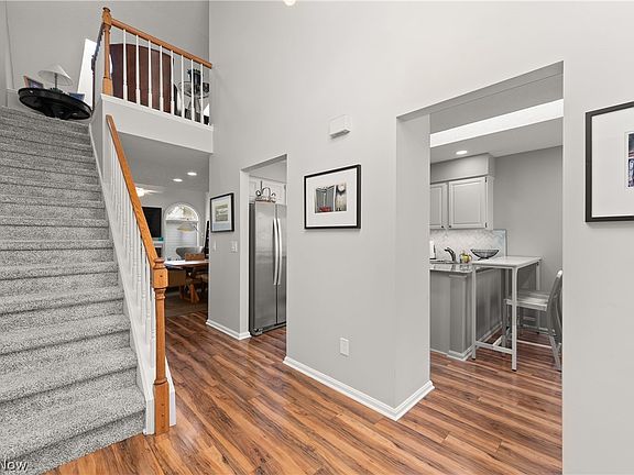 5th image of 225 Westwind Dr APT 49