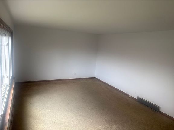 2nd image of 92 Lasalle Ave #1