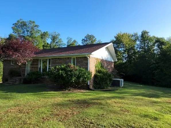 720 Oakland Dr, New Johnsonville, TN 37134