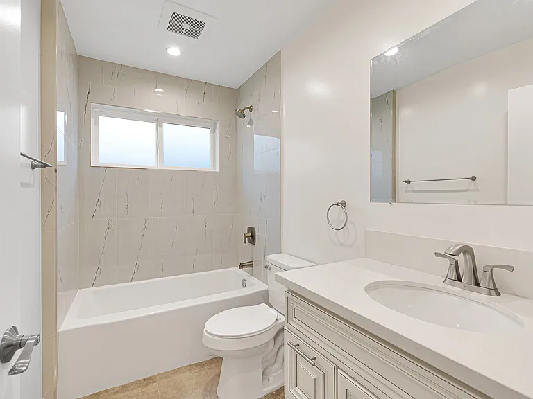 569 E Cypress Ave — Photo 10