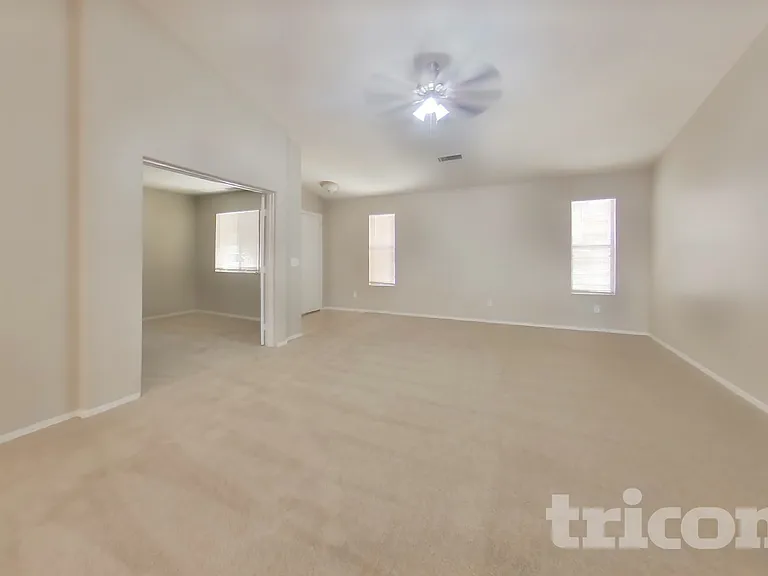 8520 W Sonora St — Photo 2