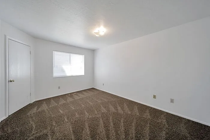 558 N Redwood Rd #2 — Photo 8
