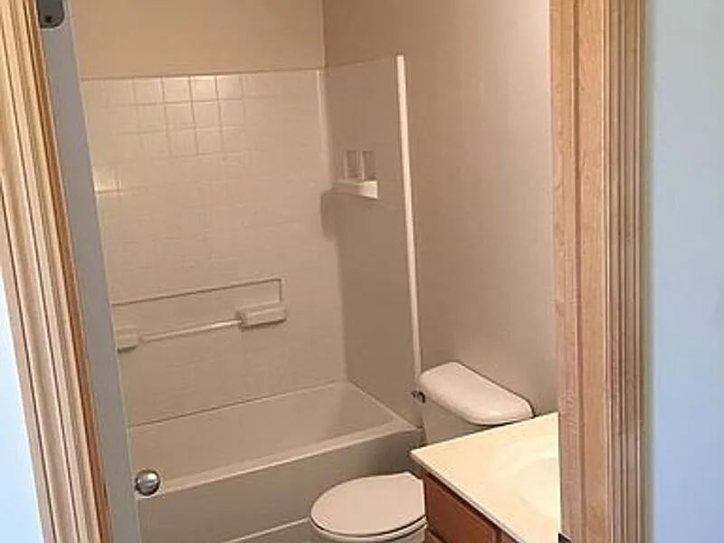 3 bed, 3.0 bath, 1540 sqft, $2,195 — Photo 3