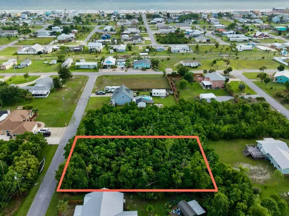 407 New Mexico Dr, Mexico Beach, FL 32456