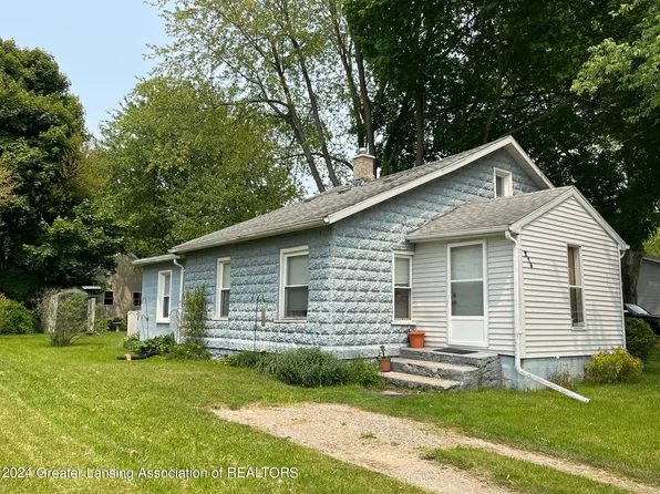 215 High St, Grand Ledge, MI 48837