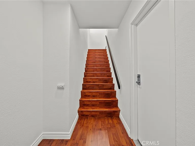 22117 Burbank Blvd #5 — Photo 4
