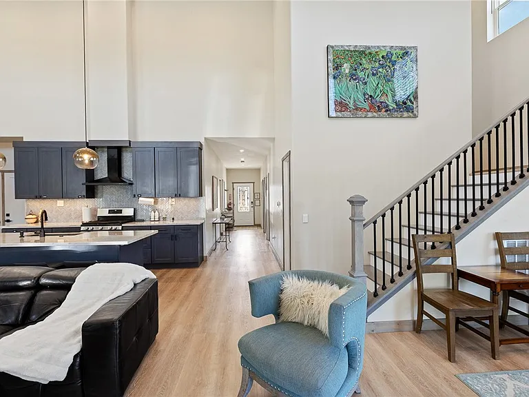 1215 Valley View Dr — Photo 25