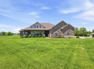 1712 S Songbird Cir, Nixa, MO 65714