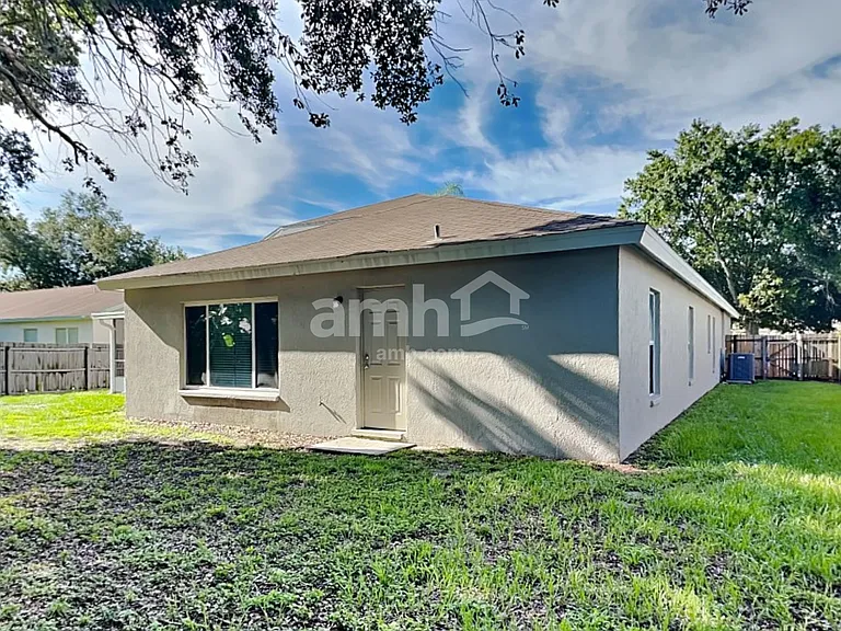 10519 Sedgebrook Dr — Photo 20