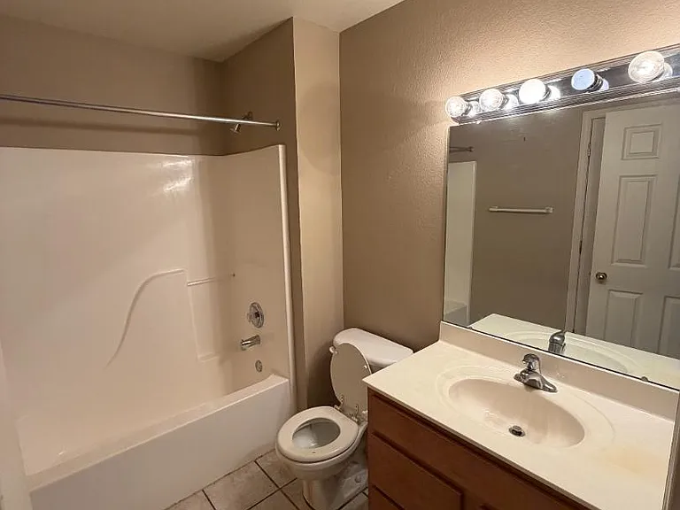 Unit Photo