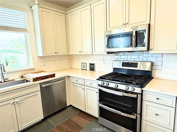 5th image of 1064 Caraballo Dr