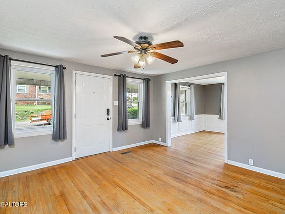 4th image of 2526 Fenwood Dr