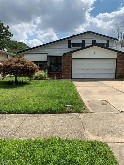 5595 Thomas St photo 1