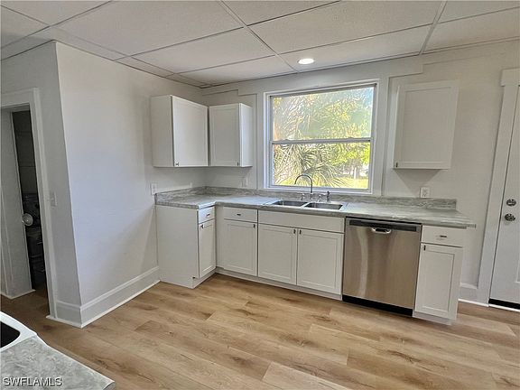 2nd image of 313 Balboa Ave