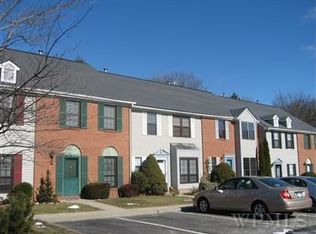 12 Poplar Cir, Peekskill, NY 10566