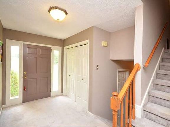 Large Split Foyer