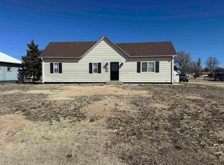 309 N Main St, Palisade, NE 69040