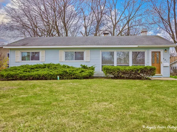 921 Stratford Ln, Mundelein, IL 60060