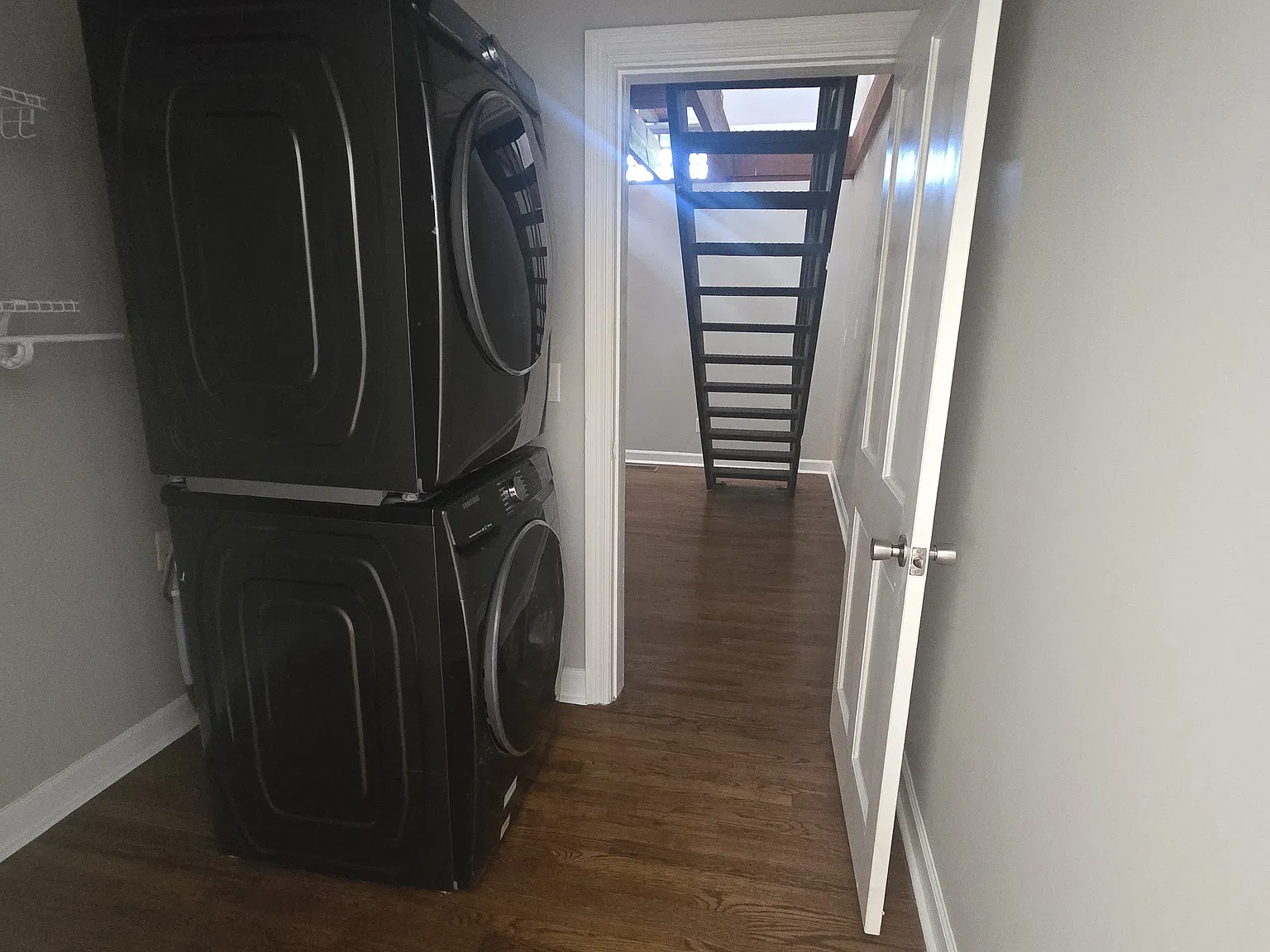 2 bed, 1000 sqft, $2,400 — Photo 2