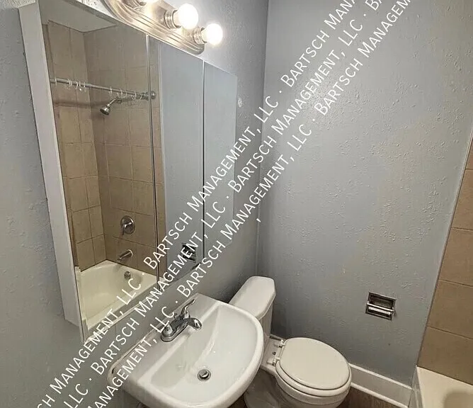 5836 W Wells St #2 — Photo 6