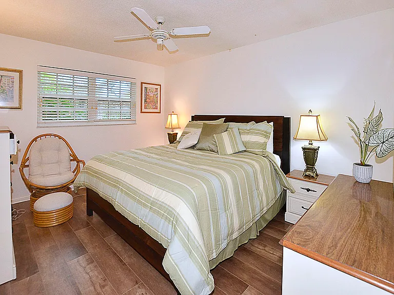 900 Jasmine Ln #9A — Photo 13