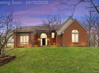 2295 Shore Hill Dr, West Bloomfield, MI
