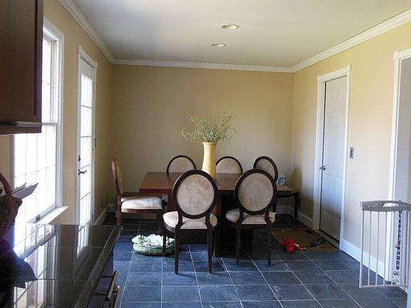 4th image of 184 Columbia Dr