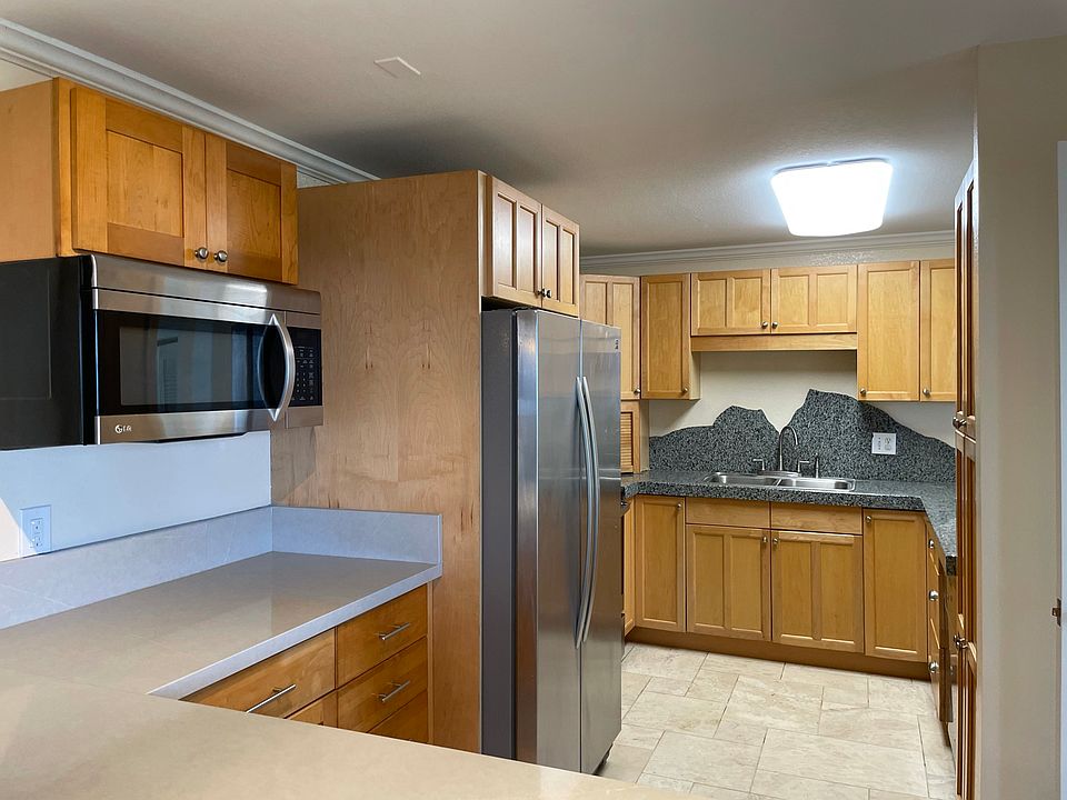 Spacious kitchen