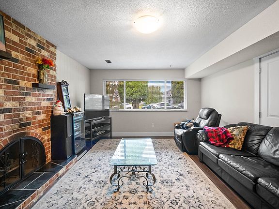 3rd image of 3580 Bargen Dr