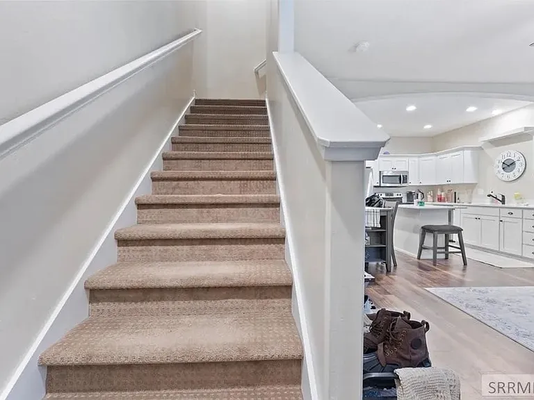 565 Pioneer Rd #215 — Photo 9