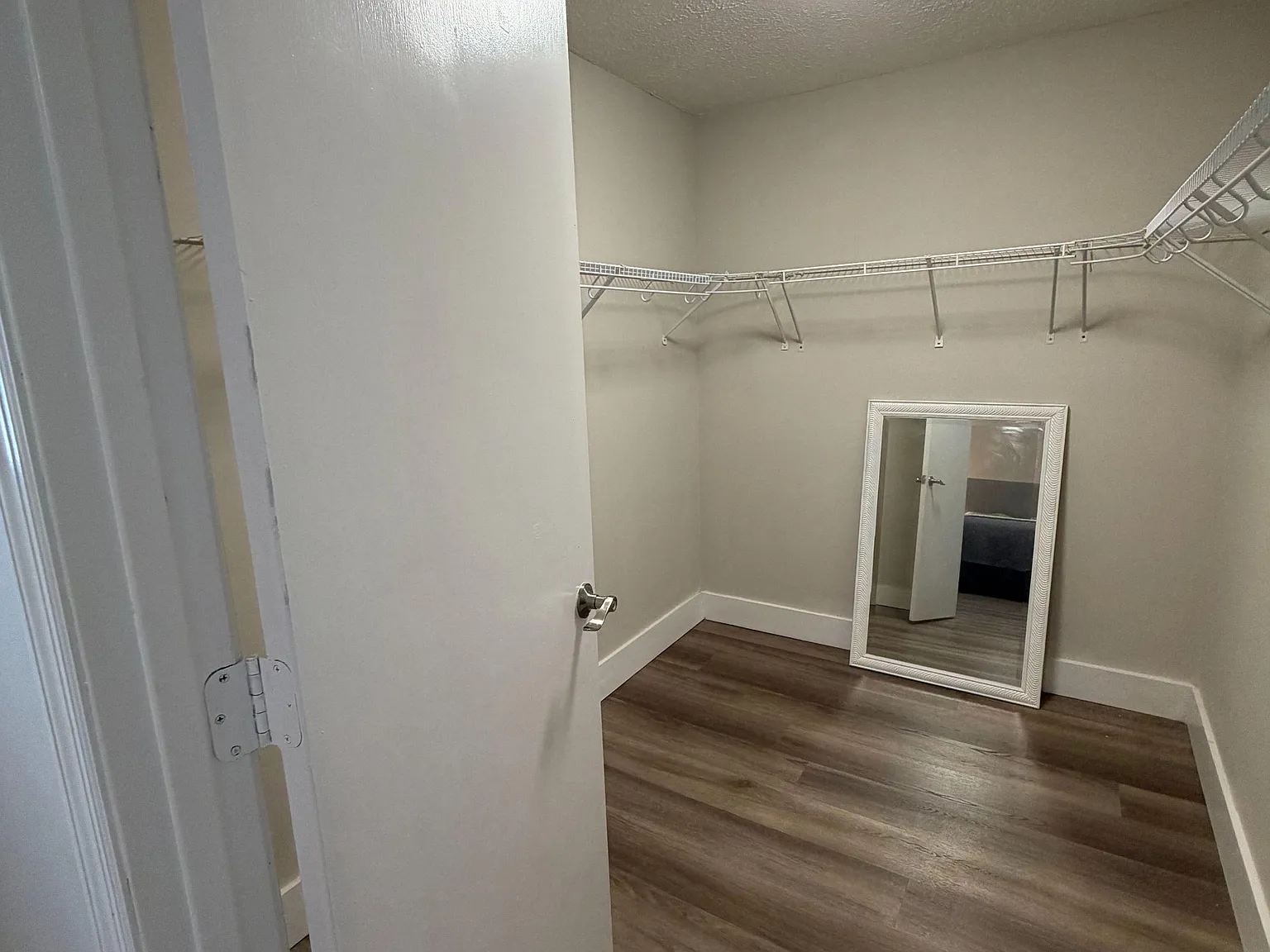 1 bed, 1.0 bath, 500 sqft, $1,364 — Photo 3