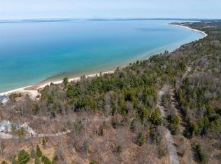 5020 Chippewa Dr, Harbor Springs, MI 49740
