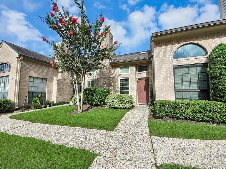 1022 Memorial Village Dr — Photo 38