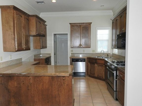 4th image of 121 Oakbend Dr