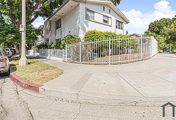 5th image of 4505 Santa Rosalia Dr #11