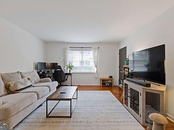 3rd image of 3510 Roswell Rd NW APT M3