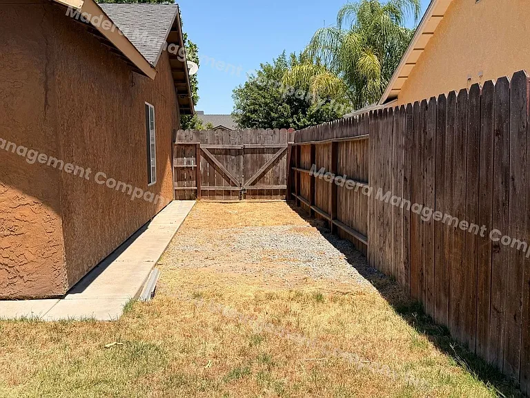 636 Macadamia Ave — Photo 33