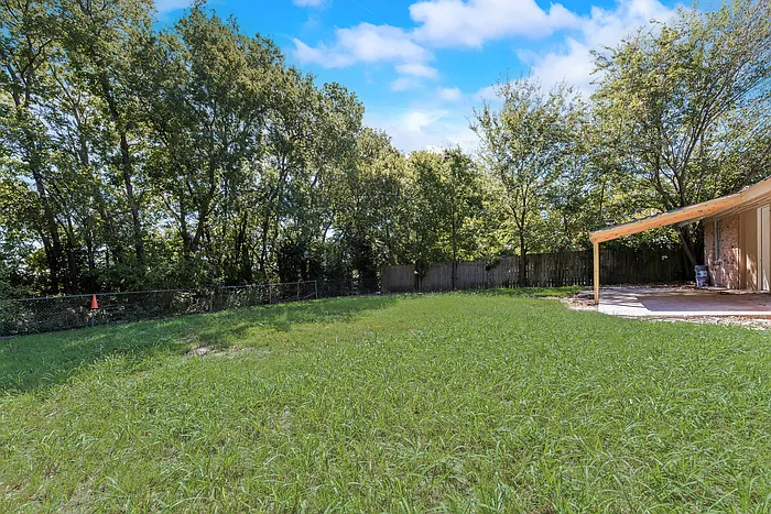 408 Town North Dr — Photo 17
