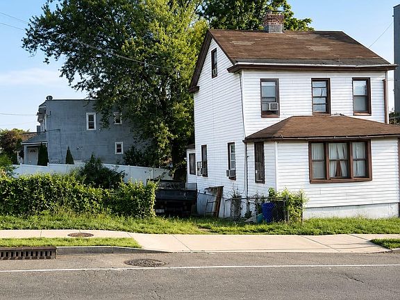 2nd image of 111 Lincoln Avenue