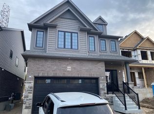 846 Robert Ferrie Dr, Kitchener, ON N2R0B8