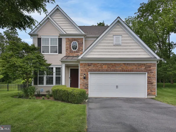 682 Empire Dr, Downingtown, PA 19335