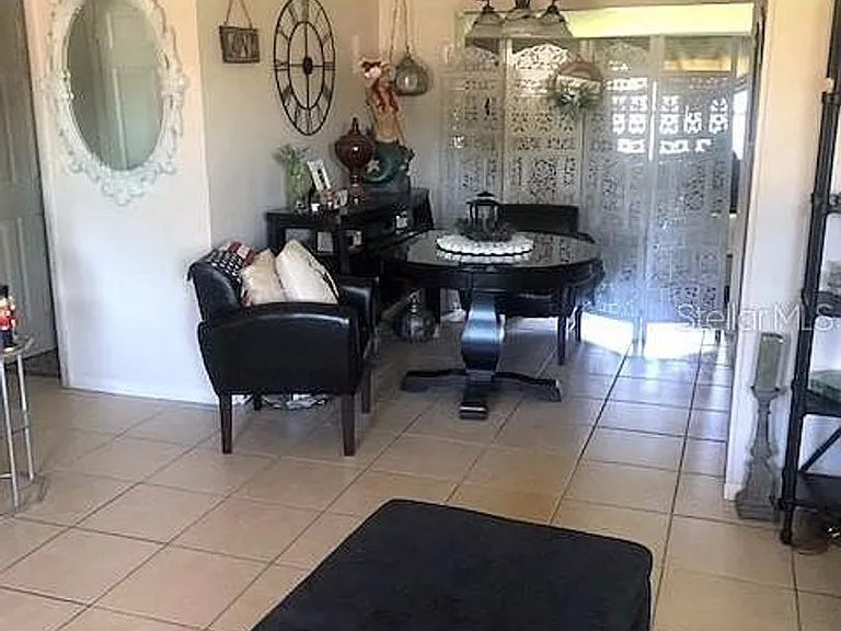1371 N Normandy Blvd — Photo 9